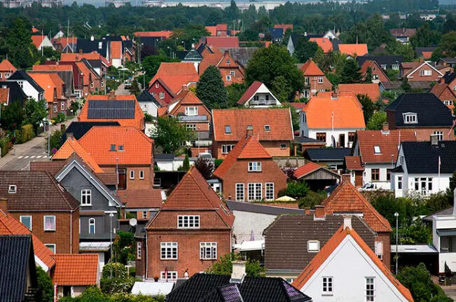 Tryghed i din bolighandel med Dansk Boligforsikring Få en ejerskifteforsikring eller sælgeransvarsforsikring fra Dansk Boligforsikring.